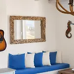 Peacock Parikia (Paros)